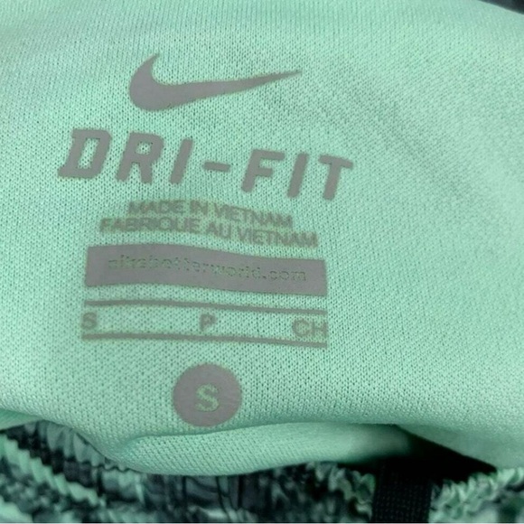 Nike Dri-Fit Shorts Size Small - Picture 2 of 6